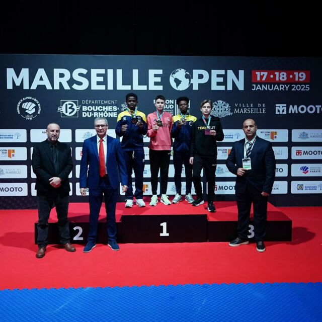 MARSEILLE OPEN 2025 🇫🇷 

Stort GRATTIS till Emil & Naz-Peri som lyckades ta hem 🥉 i sina kategorier under helgen 👏🏻

Emil i klassen U14 +55kg efter 3 grymma matcher 👍🏻

Naz-Peri i klassen Junior +66kg efter 3 grymma matcher 👊🏻

Grymt jobbat till Viktor som gjorde 3 bra matcher denna tävling i Senior -67kg klassen, men tyvärr räckte de inte hela vägen till medalj.

Vi siktar framåt och fokuserar på nästa tävling 😎

📸 @karateinsights 
@marseilleopenkarate 

#ElitDojo #Karateklubbelit #TeamElit #lidingö #stockholm